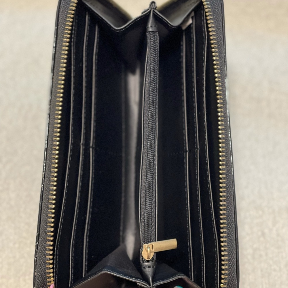 Michael Kors Black Wallet like brand new $20 - Picture 3 of 6